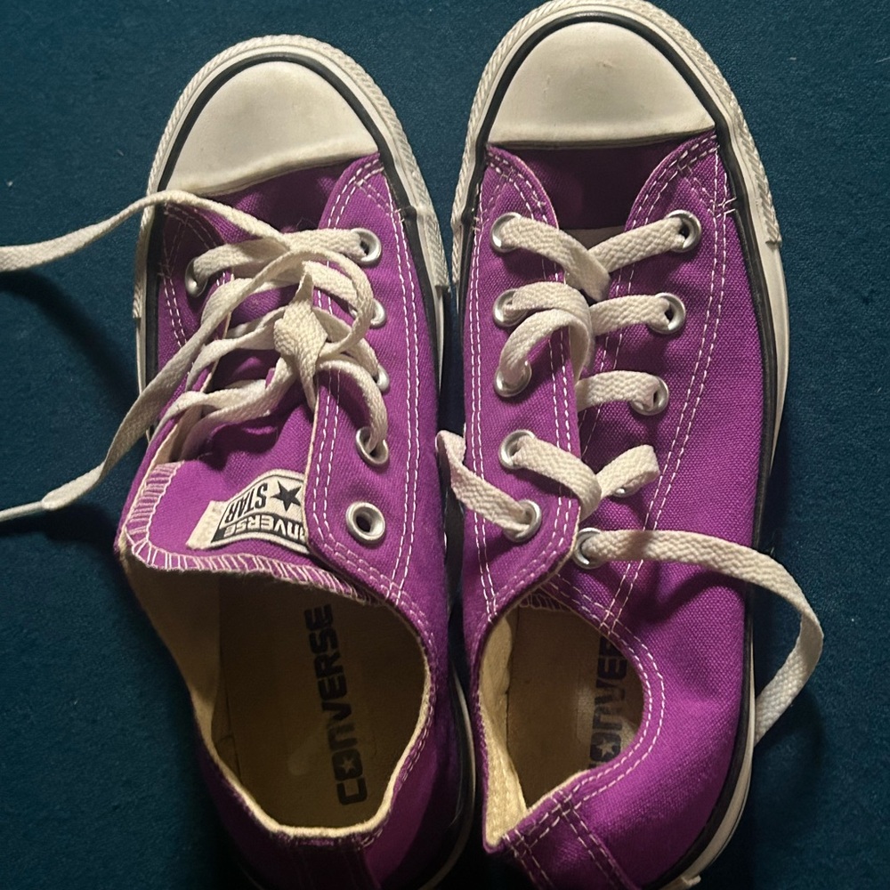Purple converse men 4 women 6